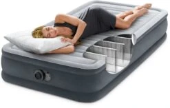 Intex Comfort Plush Luchtbed - Eenpersoons - Ingebouwde Elektrische Pomp -Camping Verkoopwinkel 1320 1900 67766 inuse 2023 300