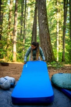 Therm-A-Rest MondoKing 3D 11.0 L Zelfopblazende Slaapmat -Camping Verkoopwinkel 1900 1267 2020 thermarest oregon 3sisters geiser 0623