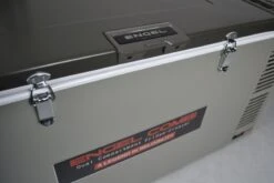 Engel MD60F-C Dual-zone Compressor Koelbox - 57 Liter -Camping Verkoopwinkel 1900 2849 md60fc verschluss detail