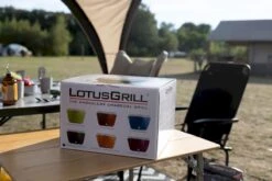 LotusGrill XL Hybrid Houtskoolbarbecue - Rood 17 LotusGrill XL Hybrid Houtskoolbarbecue - Rood -Camping Verkoopwinkel doos lotusgrill 4